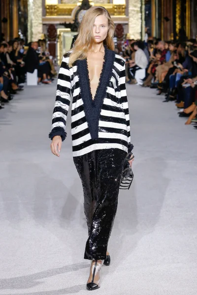 Look 23